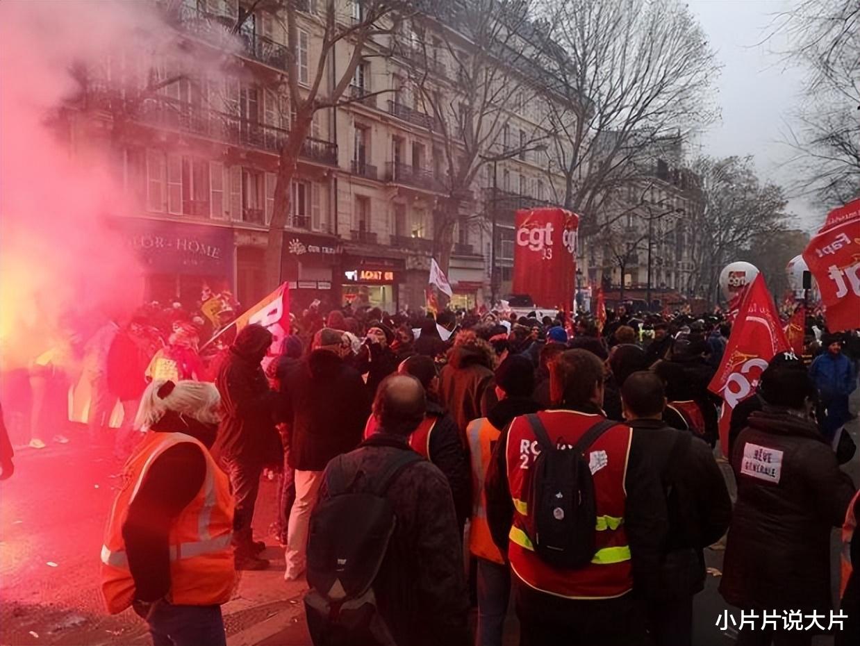 张楠|《全职》：拍出了单身妈妈在职场和孩子之间奔波的崩溃日常