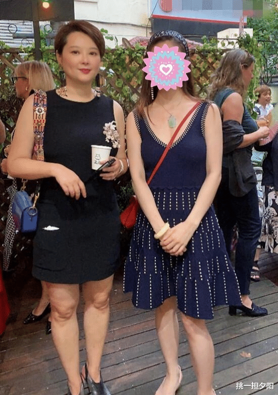 袁立|发福了！47岁袁立被偶遇，体态臃肿气质全无，“大象腿”抢镜