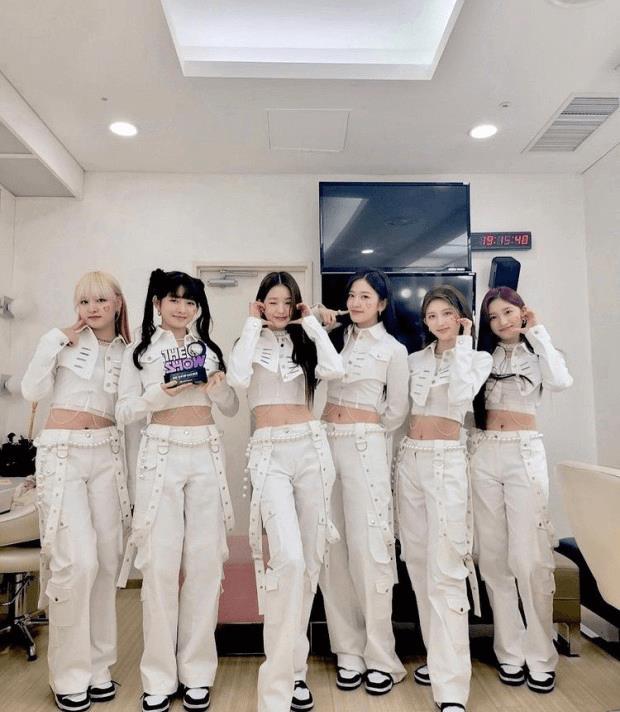 ive|抽到退团成员小卡是什么体验？IVE击败BLACKPINK拿1位？