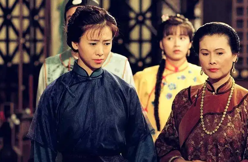 艳星|港片五大艳星今昔颜值对比:有人风韵犹存,有人发福颜垮,差距大