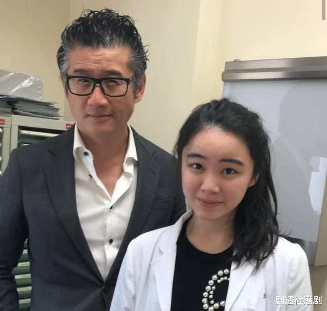 医生|前途无量！落选港姐豪宅内饰曝光，已正式成医生多次被劝别做艺人