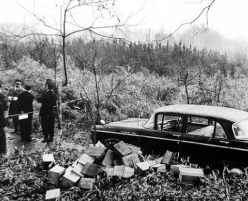 53年前日本一男子假扮警察,当众开走装3亿日元的运钞车消失无踪
