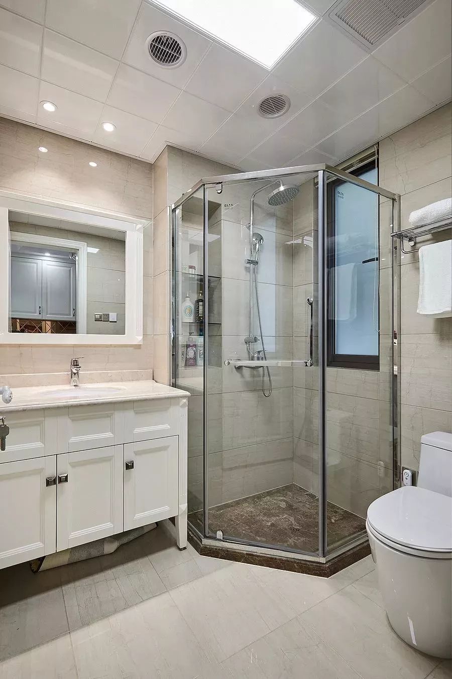 自建别墅洗手间做干湿分离，想要美观实用，该怎么装？