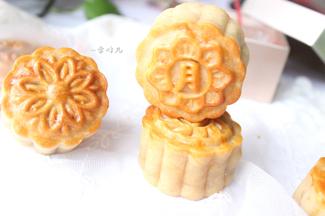 居家在家做美食，做一款五仁月饼，享受一下美好生活