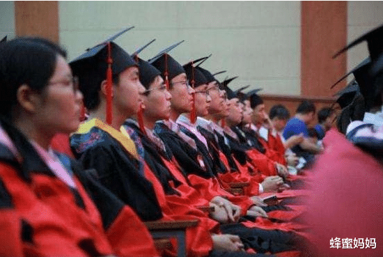 产假|“抱歉,只有博士才能享受140万安家费”,高学历的优势展露无遗