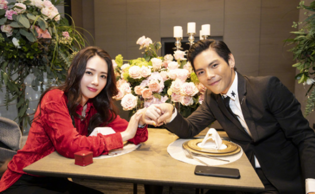 向佐|郭碧婷向佐已和好，郭爸爸不再生女婿气，取关向佐后又重新关注