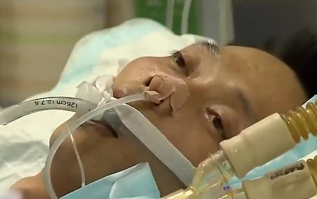 败光家产与亲人决裂,临终前求见父母被拒绝,父母:骨灰都不要!