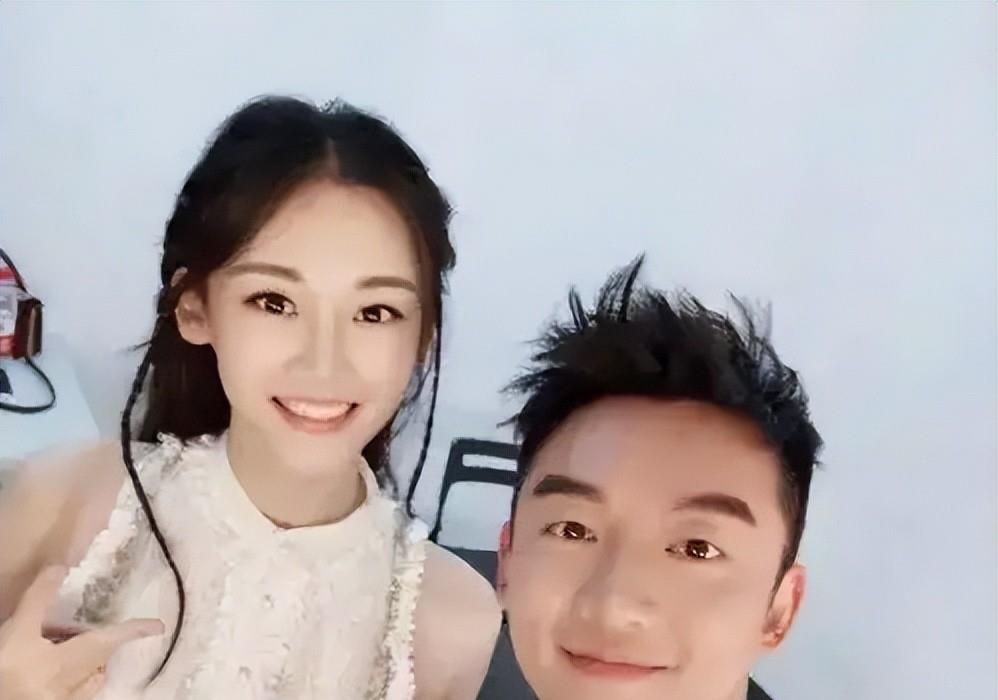 郑恺|郑恺老婆晒出近况，宅在家种菜，小腹隆起疑似怀孕