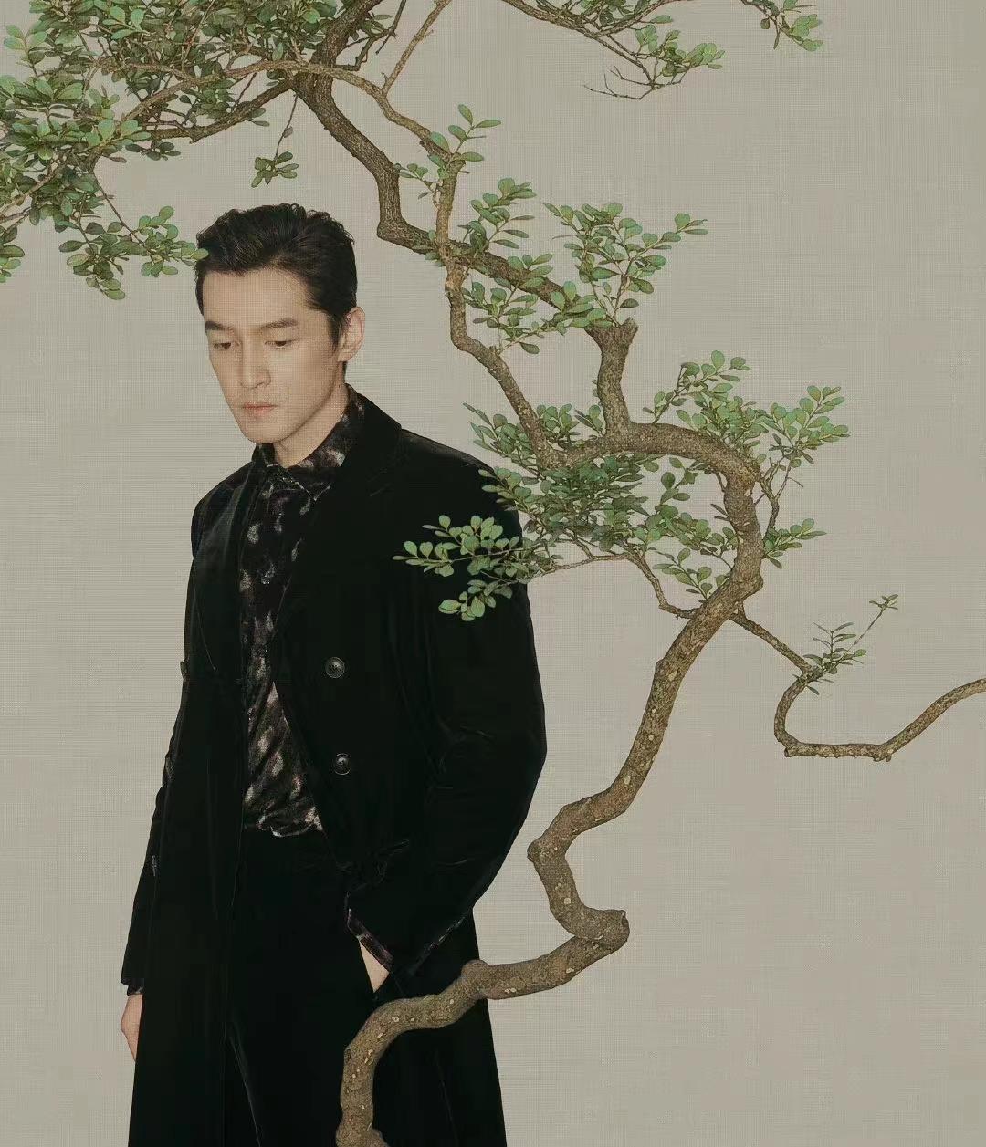 胡歌|芒果台综艺引争议！将胡歌名字做成死者牌位，疑抄袭闹上热搜