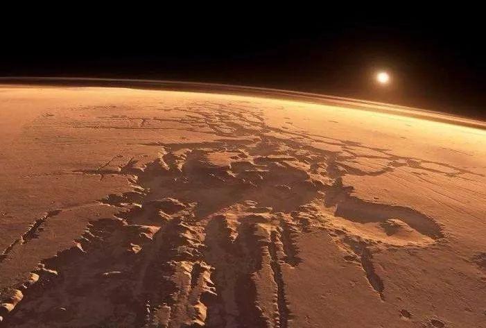 火星发现的“完美圆球”,是自然的鬼斧神工,还是智慧生命所为?