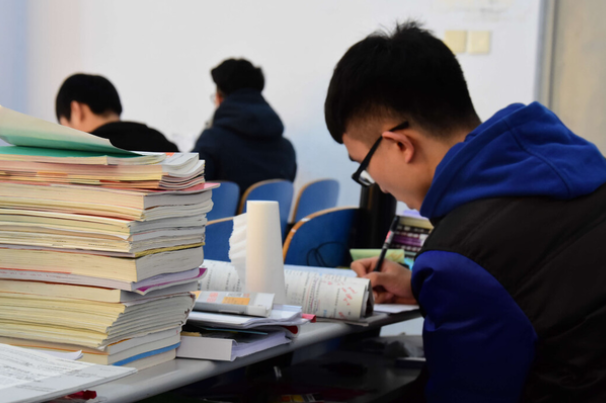 考研|2022研究生初试结束，成绩何时公布？过了国家线就能读研吗？