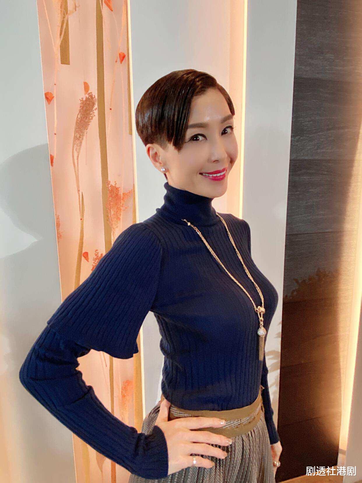 伍咏薇|前亚姐被质疑耍大牌!节目对主持人翻白眼,自曝收集四百套睡衣