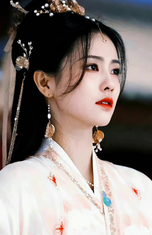 白梦妍|白鹿新剧进组,二搭《周生如故》刘子行,于正说定妆照超级好看