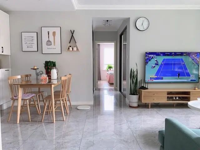 越来越流行装修北欧风格,不做电视墙,墙面刷网红漆,好看不花哨