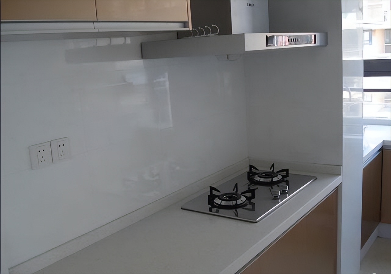 新房的硬装收尾了,虽然房子空荡荡的,但是每次看了都心情愉悦