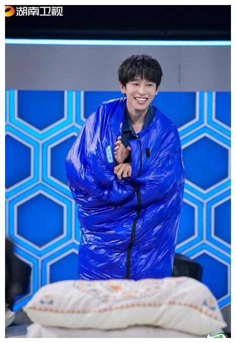 露营|“向往”碰上“花少”,两大旅行团梦幻联动开“露营大会”