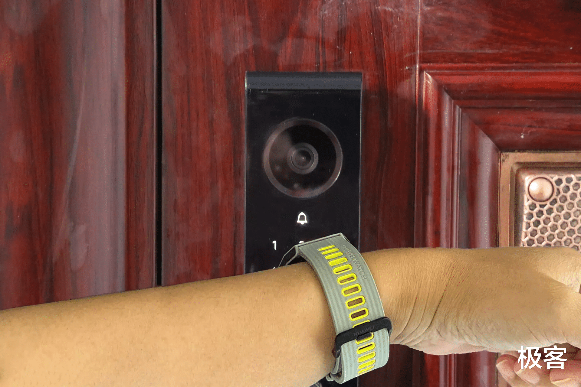 |独居人士必备,让它给你一个安全的家!华为智能门锁SE猫眼版体验