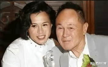 |86岁赵世曾近况曝光，步履蹒跚似患痴呆，膝下3个孩子却一直未婚