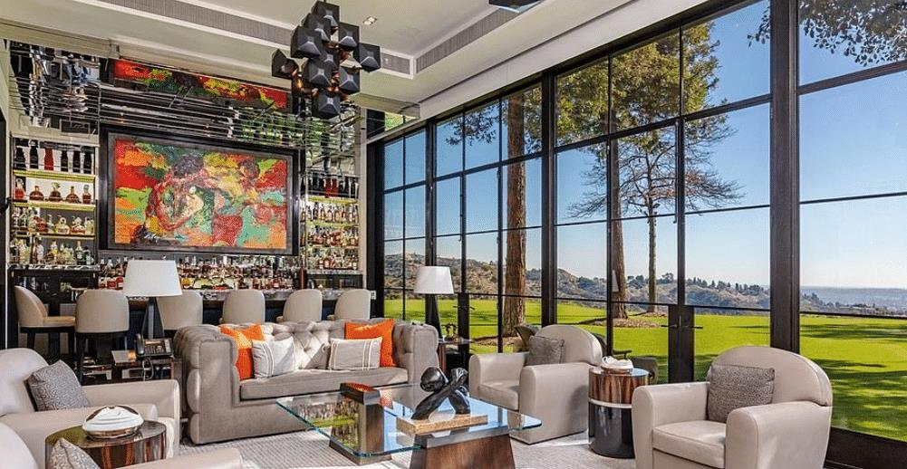 好莱坞|75岁史泰龙人生赢家,豪掷8亿买超级豪宅,三个女儿成好莱坞新宠