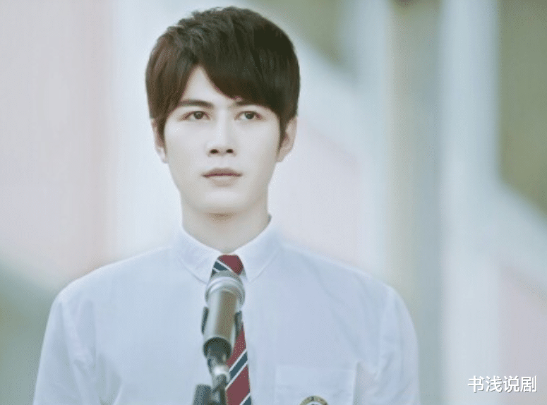 成毅|抖得越狠,演技越稳!骨折后去拍戏的成毅,让多少“AI派”脸红?