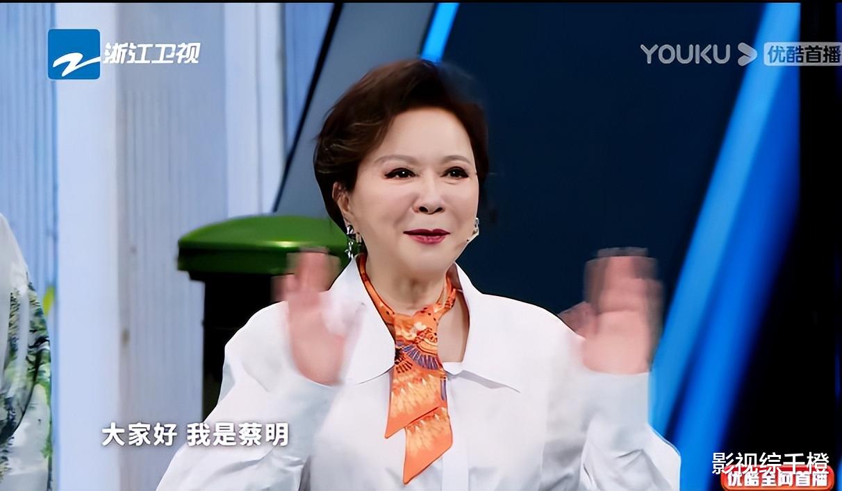 明星 王牌：化妆师什么审美？给明星化妆，像是在脸上“刮大白”