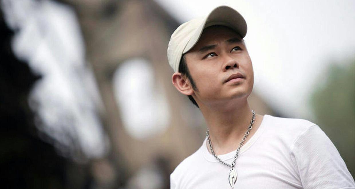 降央卓玛|降央卓玛到机场安检处，安检员问她：你手上拿的白色液体是什么？