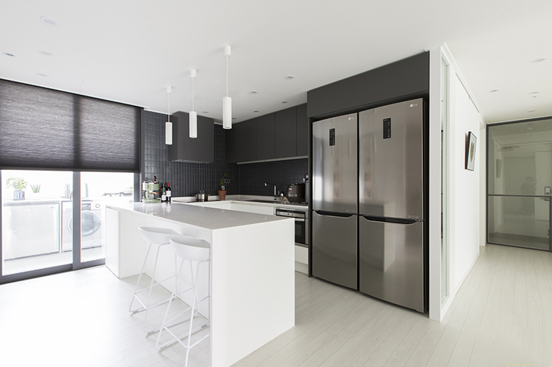 她家把这2点做到了极致,明明是简装,客人来了,却也夸大气舒服