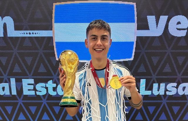 全乱了！一场7-5令阿根廷队内再变天，2名老将退位，接班人浮现