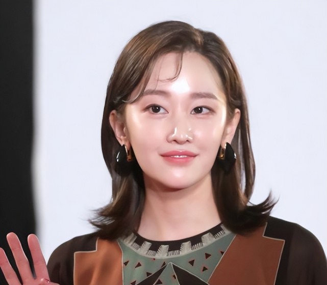 礼服 红毯还得看咱内娱！韩国寡淡乏味、港台花哨乡土，谁出色一目了然了