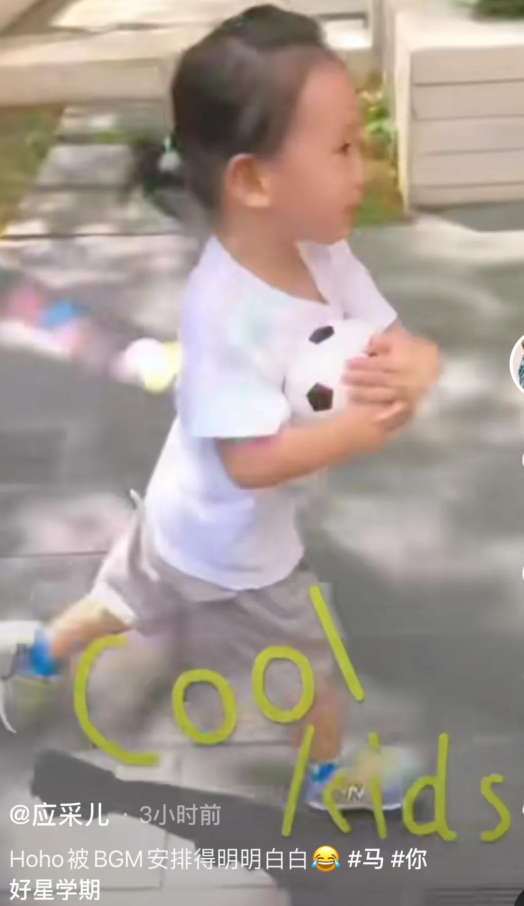 陈小春|应采儿晒俩儿子动态,hoho当哥哥小跟班,Jasper摸弟弟脑袋好有爱