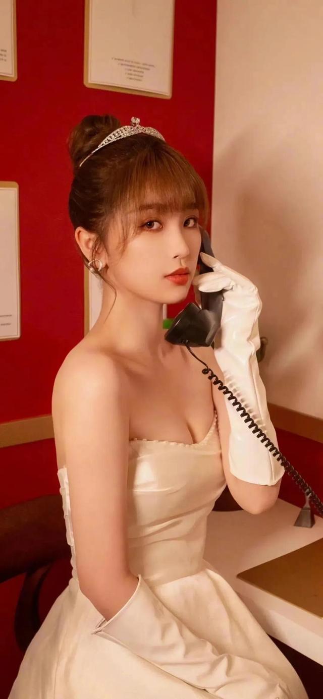 虞书欣|明星美图欣赏—性感美丽的虞书欣