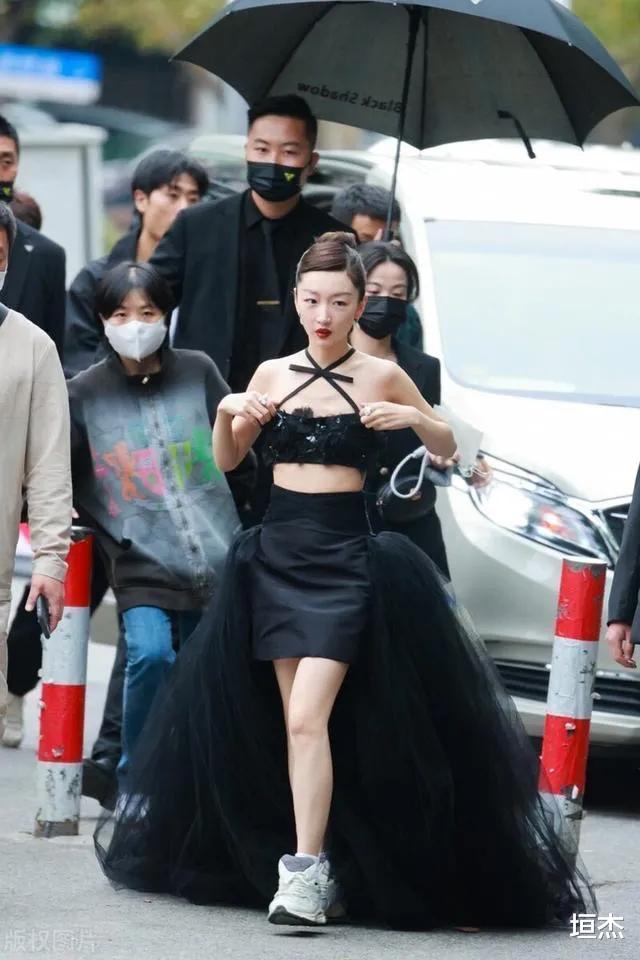 生图|痘痘脸、赘肉、五五分！生图里的“女神”明星，都因“照骗”翻车