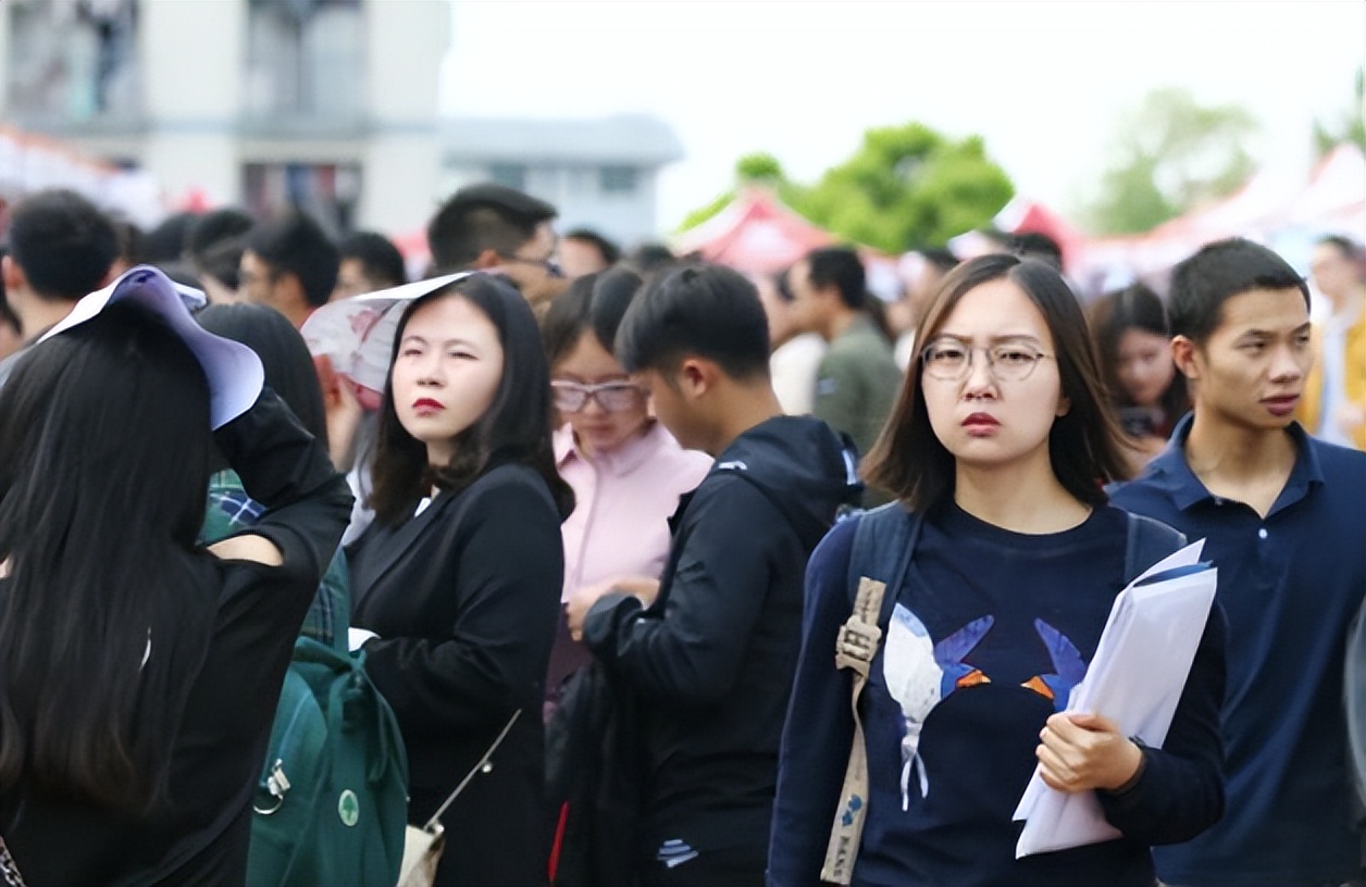 辅警|工作8年后选择辞职，辅警说出内心真实想法，可惜却又无可奈何