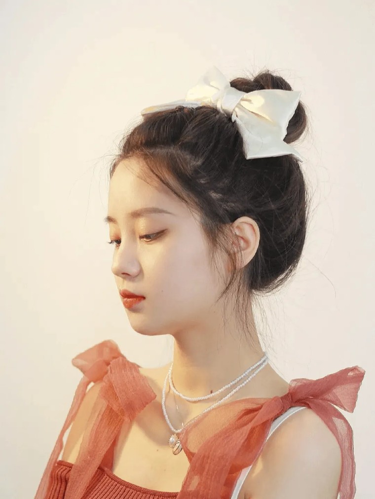 刘海 刘海过渡期太尴尬？6种简单又好看的方法让你美美出门！