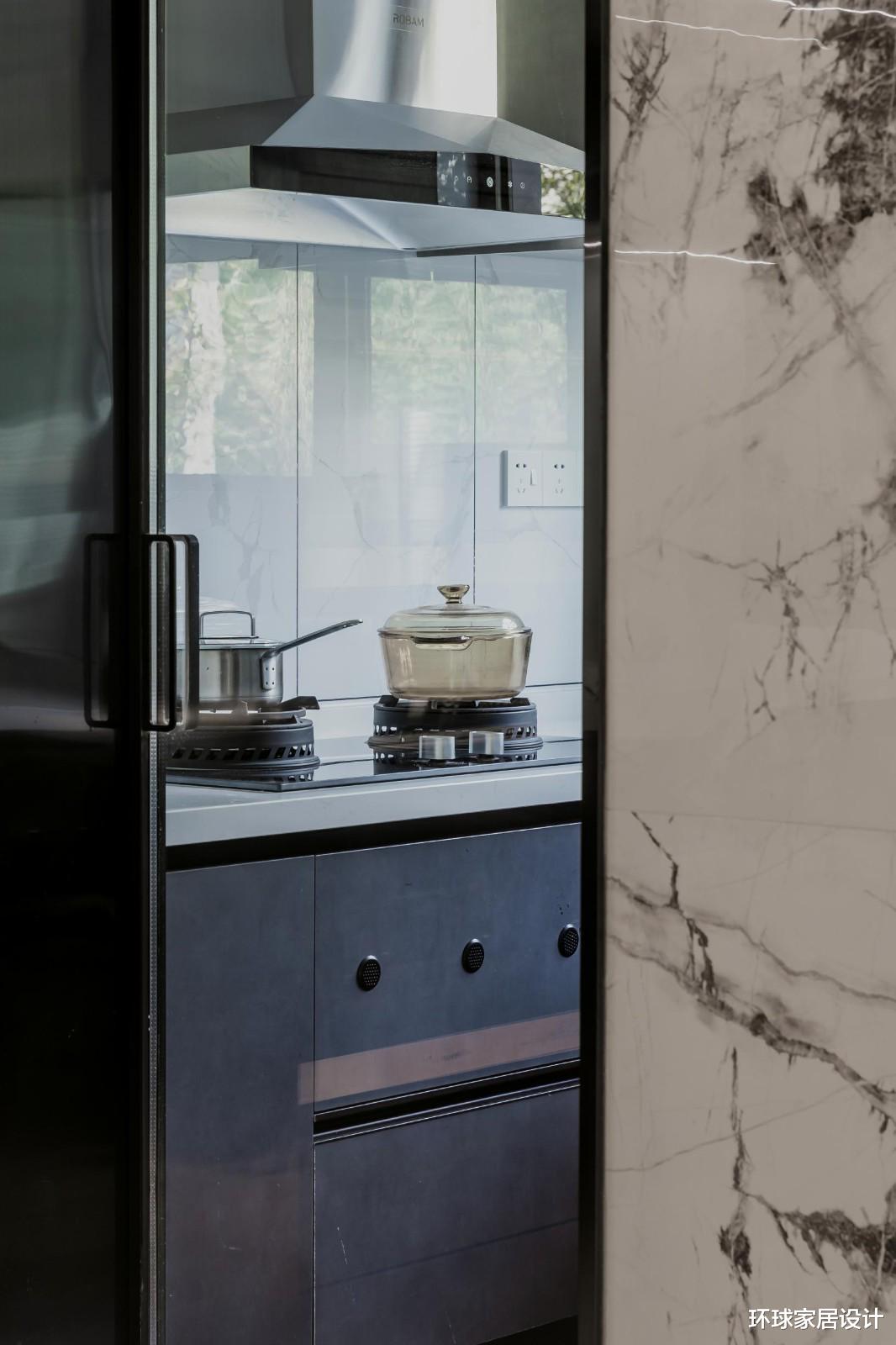 看了这套180㎡的大平层,才明白干净清爽,对于一个家有多重要!