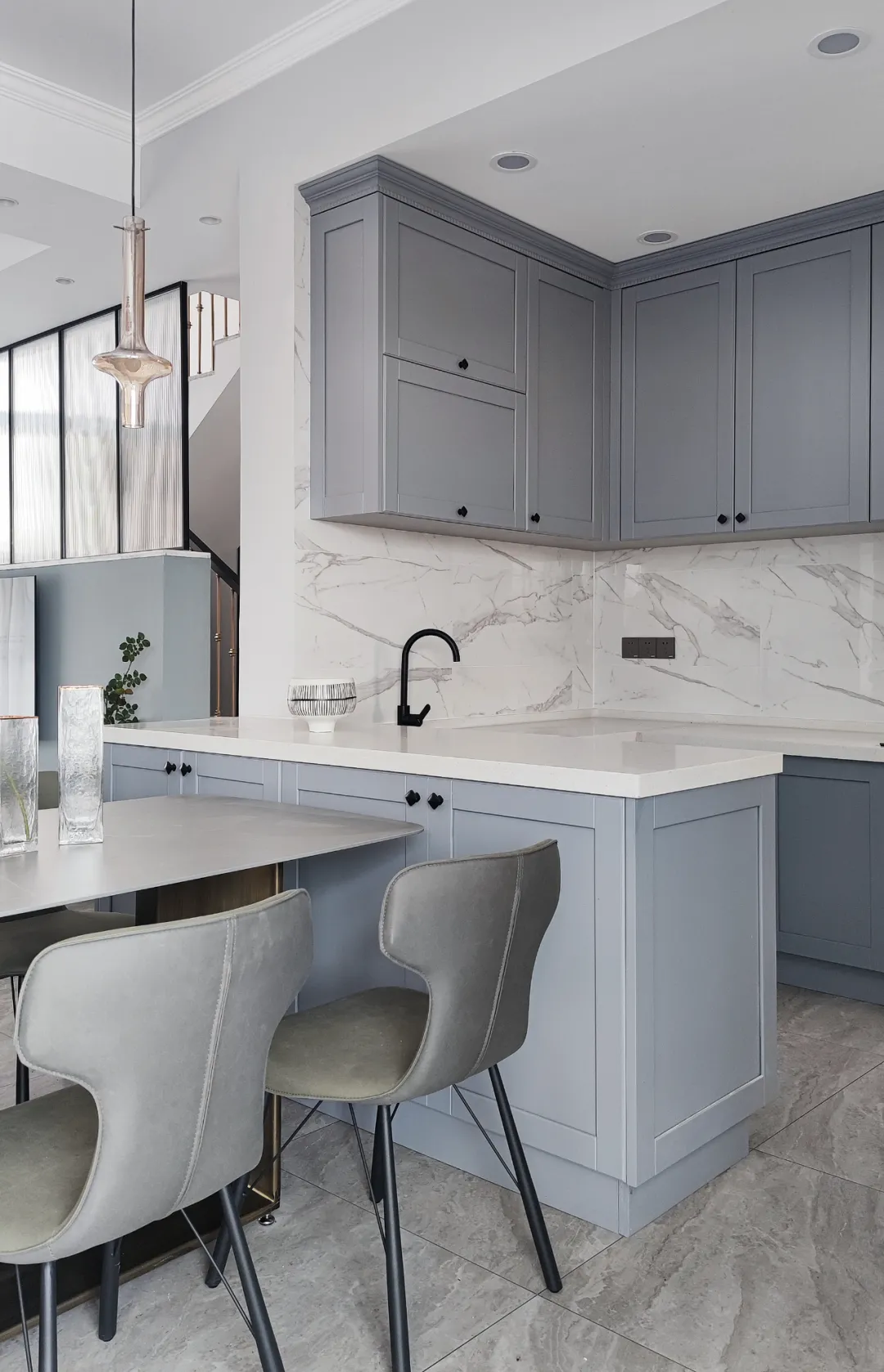 160㎡轻美式，自带氛围感的灰蓝色，营造浪漫的顶楼跃式！