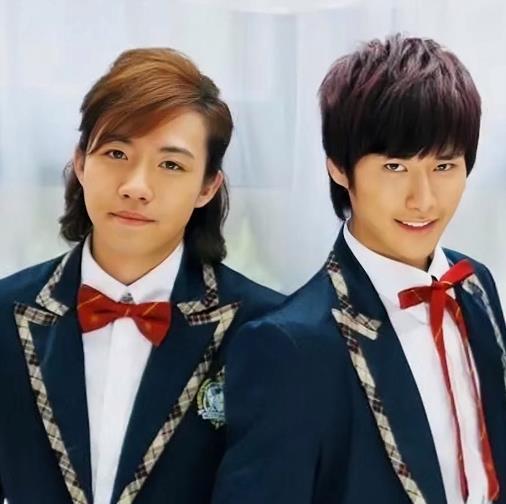 俞灏明|俞灏明越来越阳光了,弹吉他的模样很认真,看不出整过容