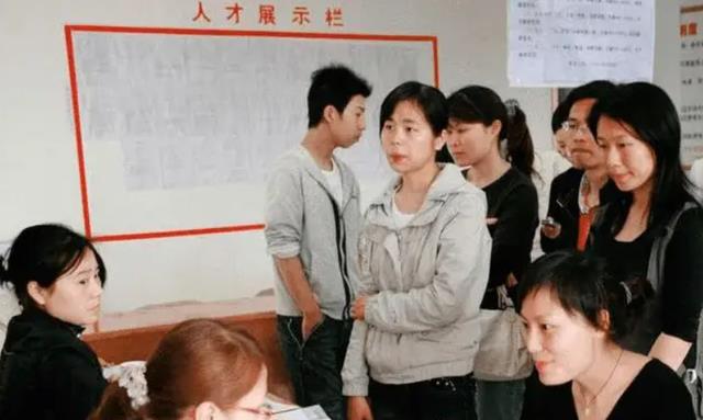 民警|那些月入2万的人,都是什么学历?在校大学生看完后都沉默了
