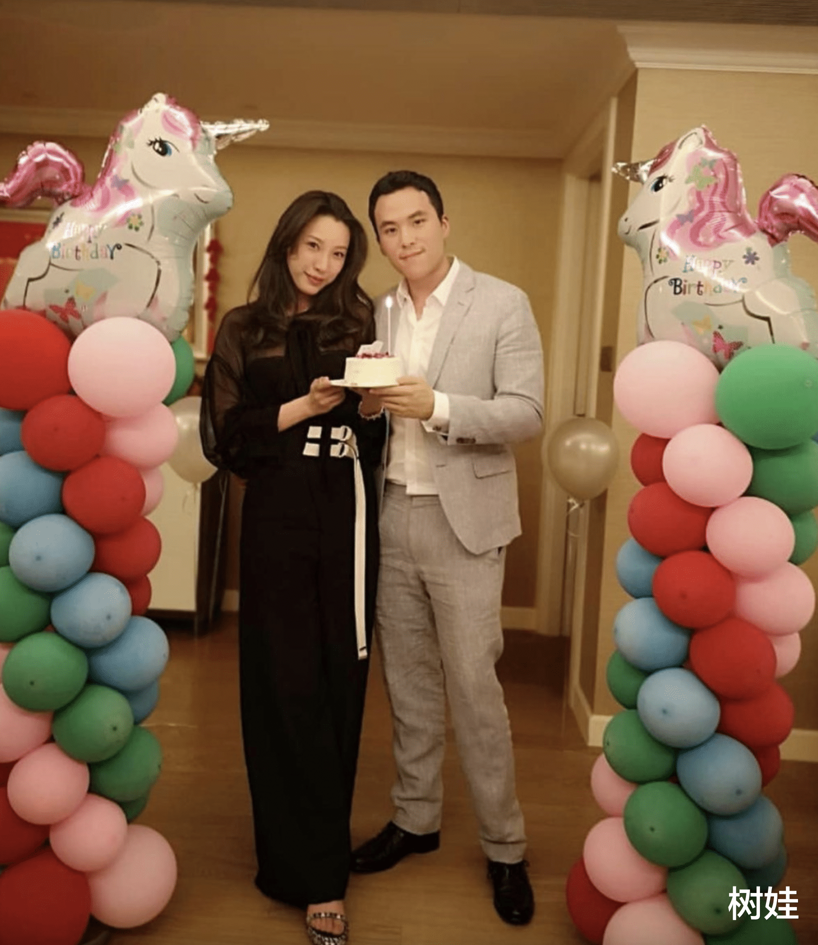 何超莲|何鸿燊离世两年子女传婚讯,何超莲将办婚礼,17个子女仅5个结婚