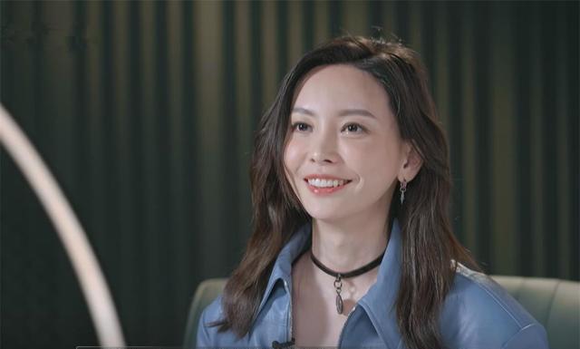 于文文|让节目组三顾茅庐,饭桌上回怼宁静,于文文凭什么这么拽?