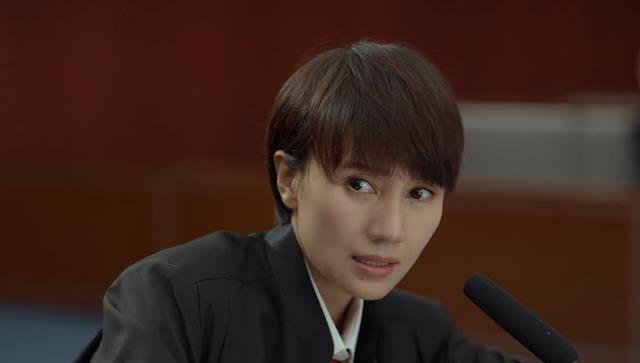 黄晓明|《玫瑰之战》好在袁泉救场，黄晓明去油成功，眼神有点苏