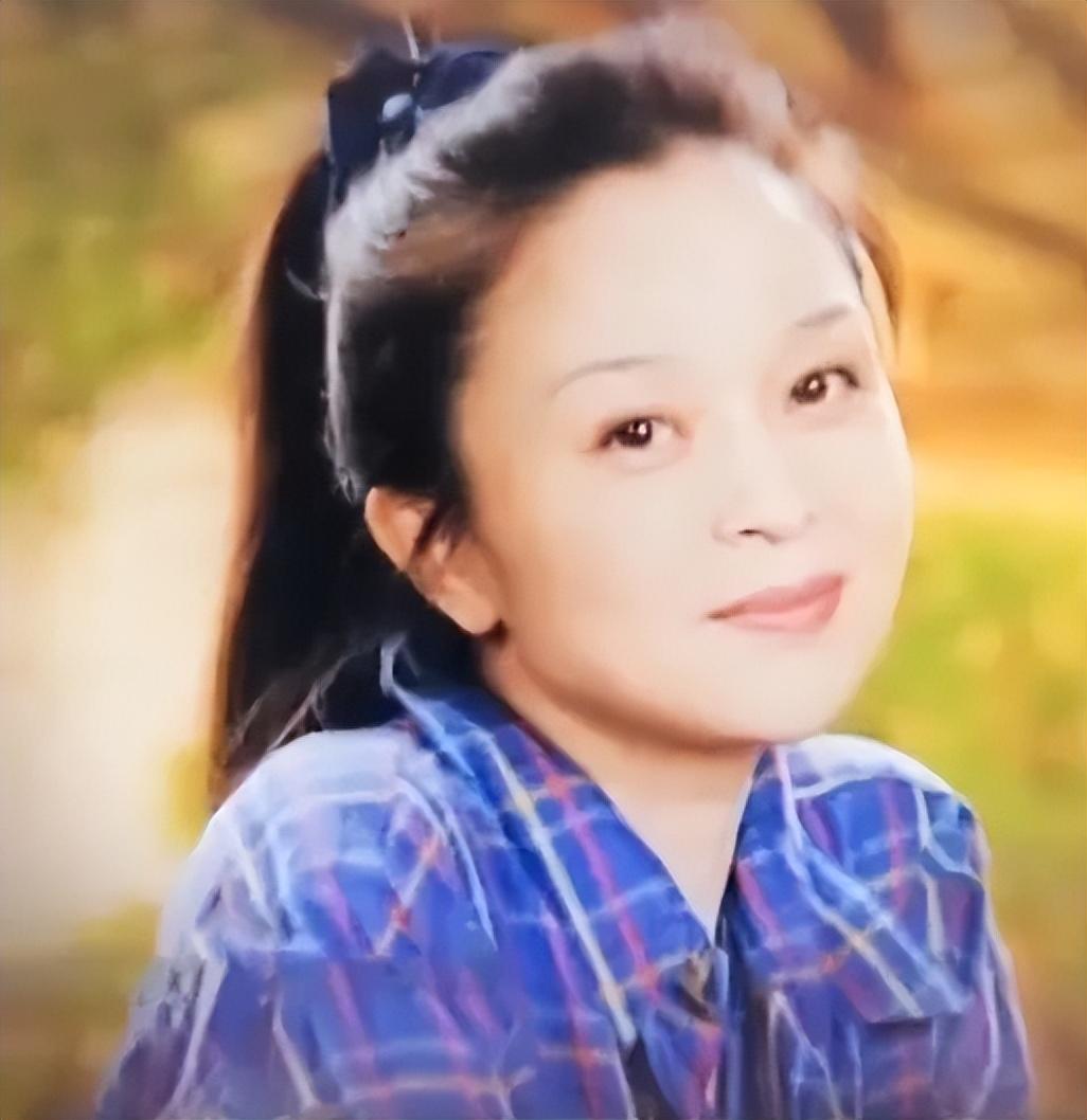 写真|刘莉莉:30多岁相亲嫁圈外人,为家庭放弃事业