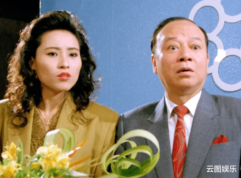 吴君如|吴君如一家豪宅过中秋!90岁老爸息影6年罕露面,脸色红润精神好