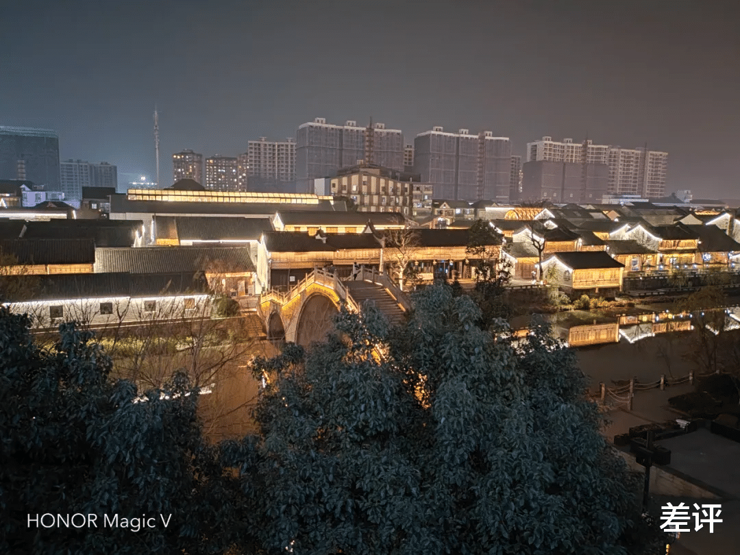 华为荣耀|我小心翼翼用了两天荣耀折叠屏,结果它在发布会上直接被摔了