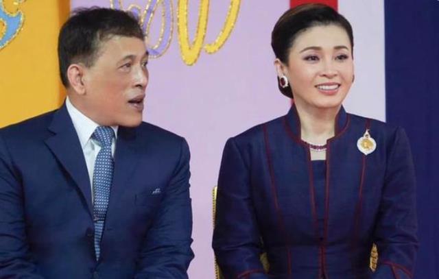 秦岚|苏提达换新服饰登上海报，佩戴红宝石耳坠出镜，独揽幸福地位崇高