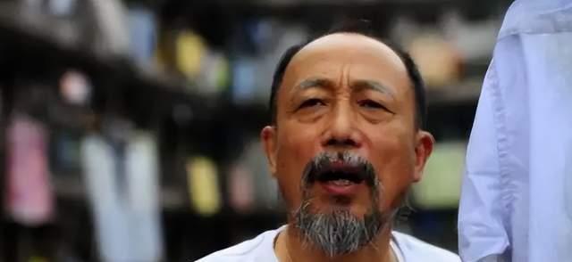 孙海英吹口哨庆祝美国独立日,本人社交账号被封很久,生活很惬意
