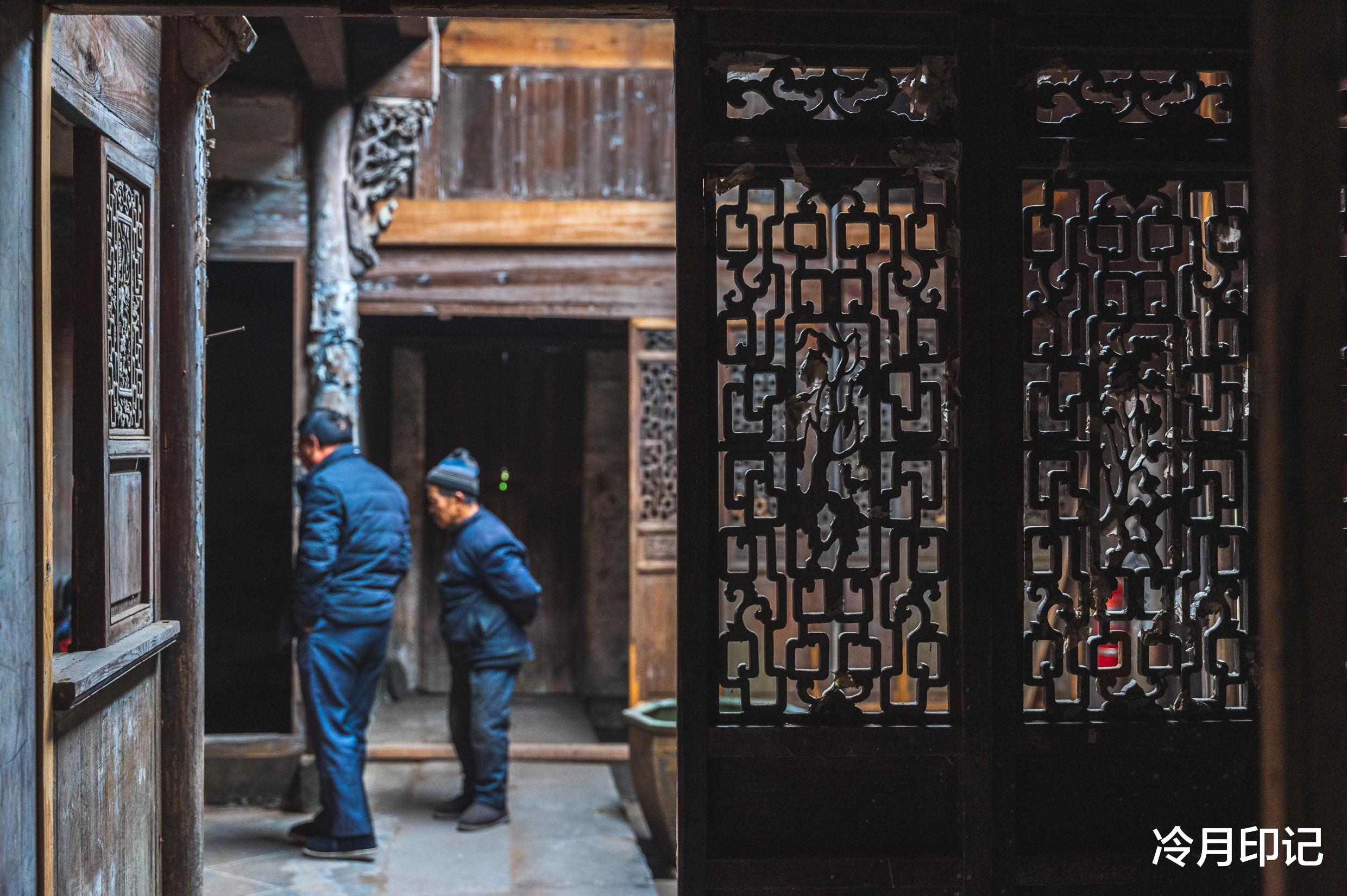 旅行者|歙县千年古村瞻淇村,现存明清古建筑100多幢,嬉鱼灯传承了800年