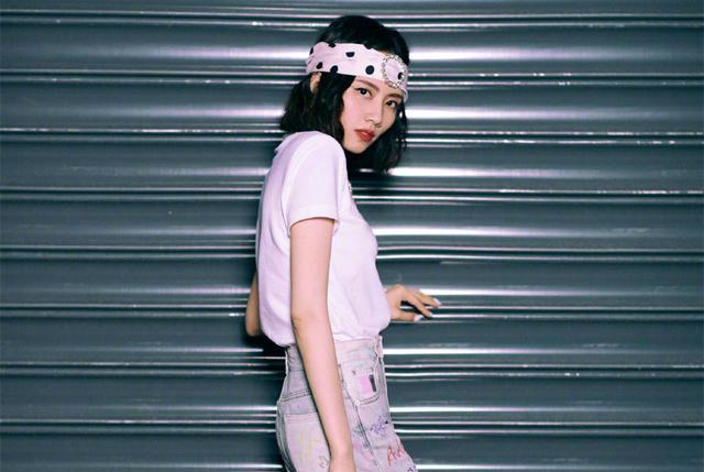 快乐女声|与郁可唯刘惜君同届的昔日快女，变身乐评人亮相《声生不息》