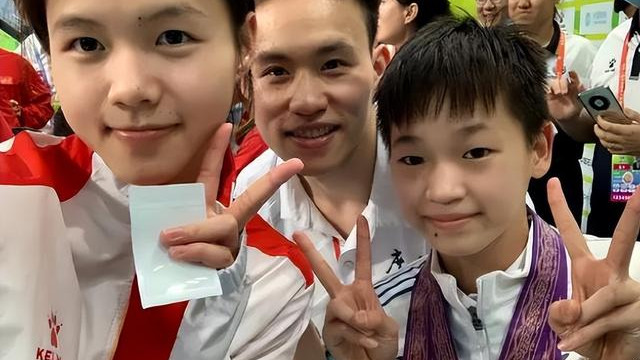 全红婵老家大变样，请装修工翻新农家小院，焕然一新后爷爷乐开花