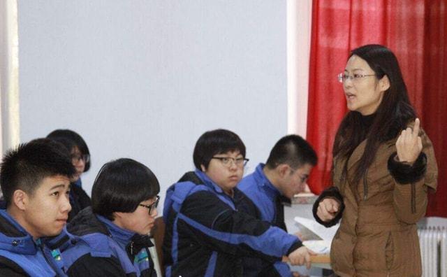 boss直聘|深圳教师降薪后，招聘爆出“大冷门”，以前热度风光或将不再了！